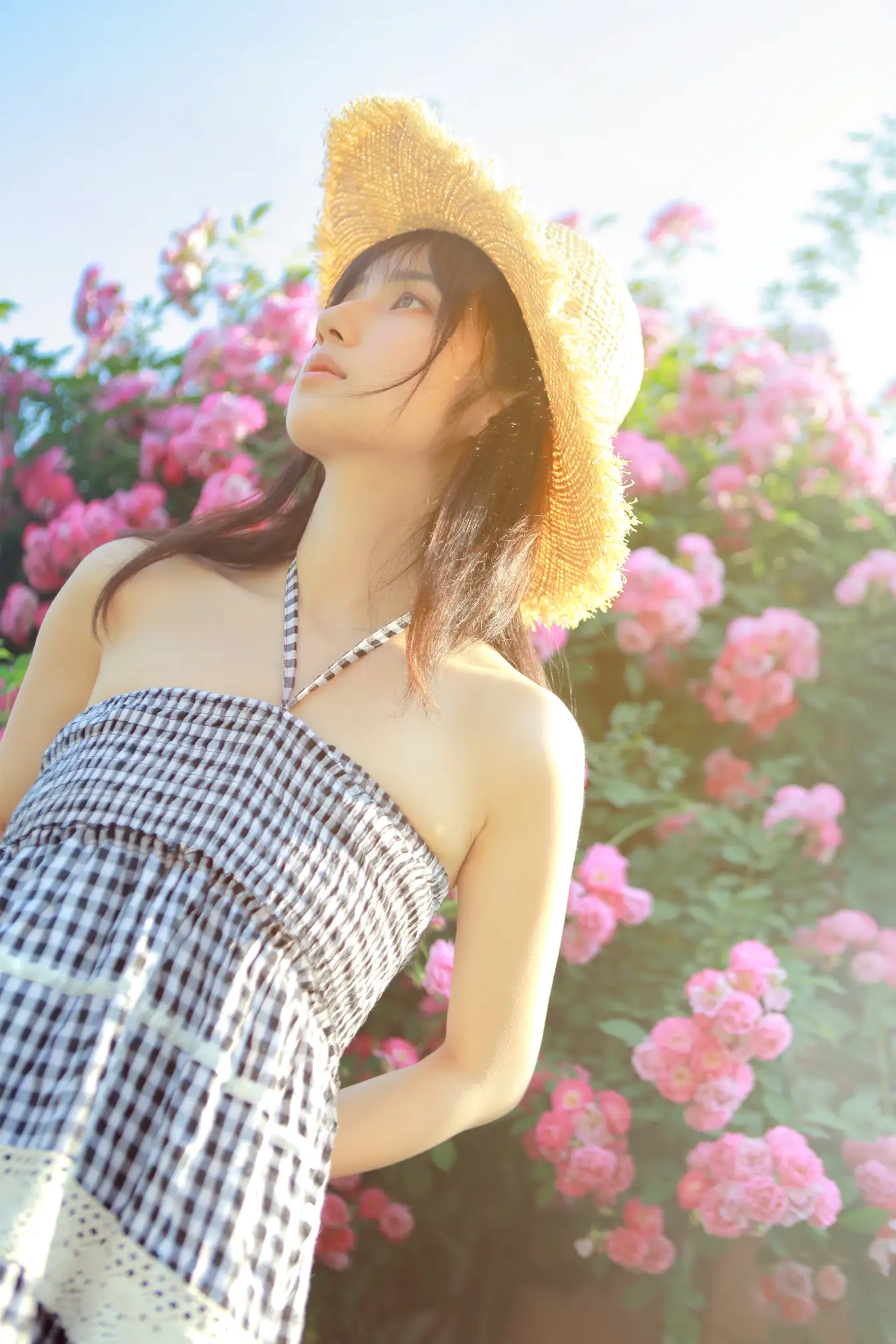 [艺图语] 2022.05.18 Vol.0917 – 蔷薇迟开 月半了吧#[28P]-7