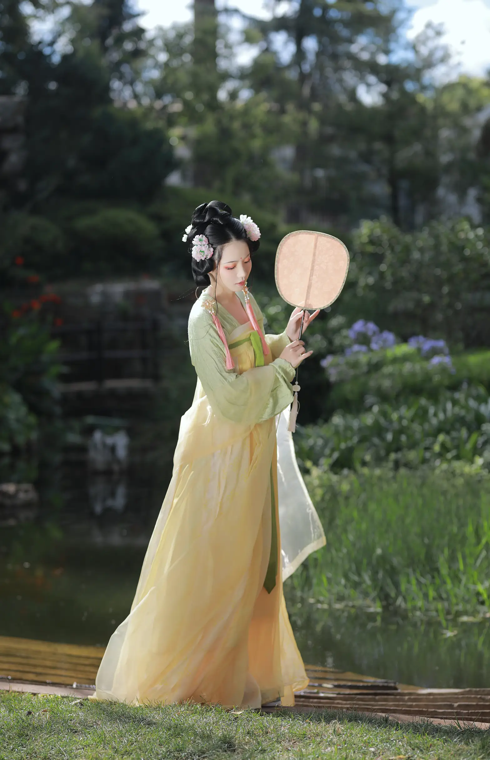 [艺图语] 2022.09.08 Vol.1903 – 若无闲事挂心头 落花人独立#[33P]-19