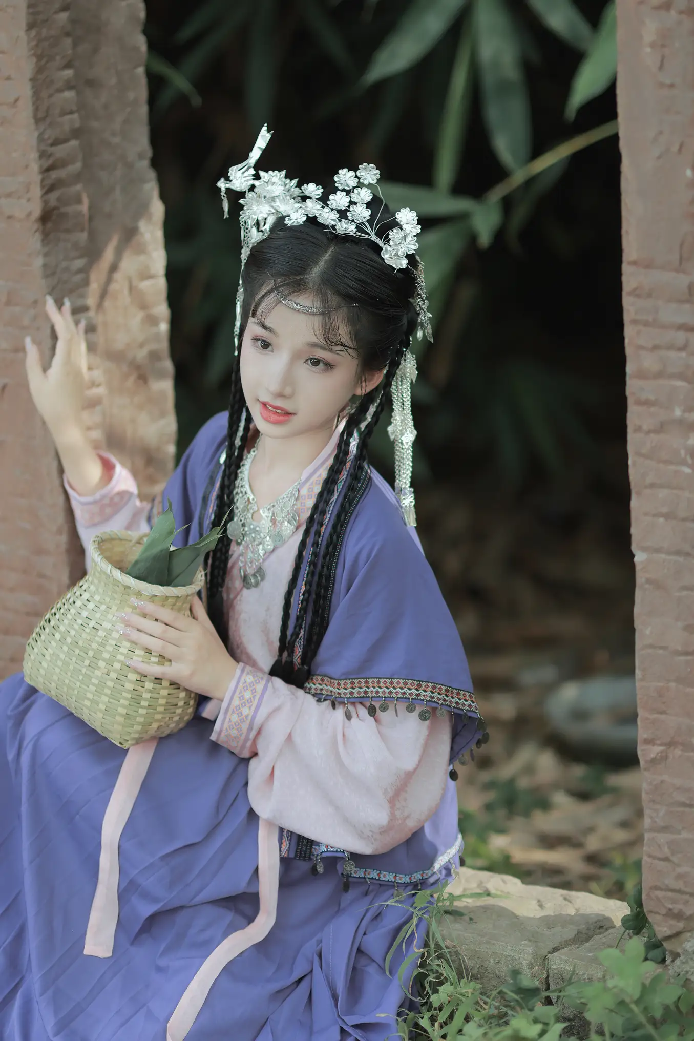 [艺图语] 2022.09.14 Vol.1947 – 苗疆少女 卷卷#[22P]-12
