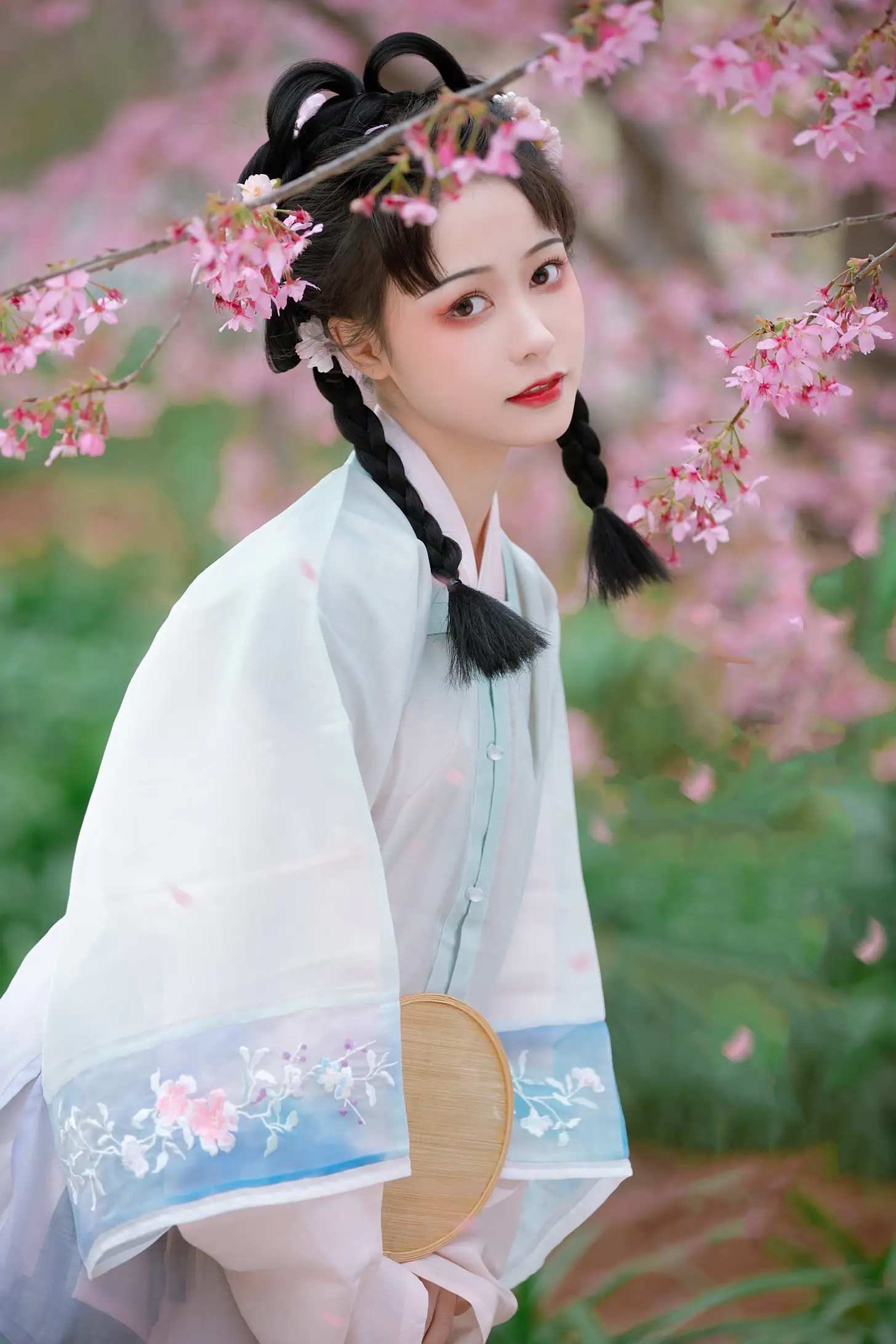 [艺图语] 2022.08.16 Vol.1718 – 漫樱 梨一依#[22P]-19