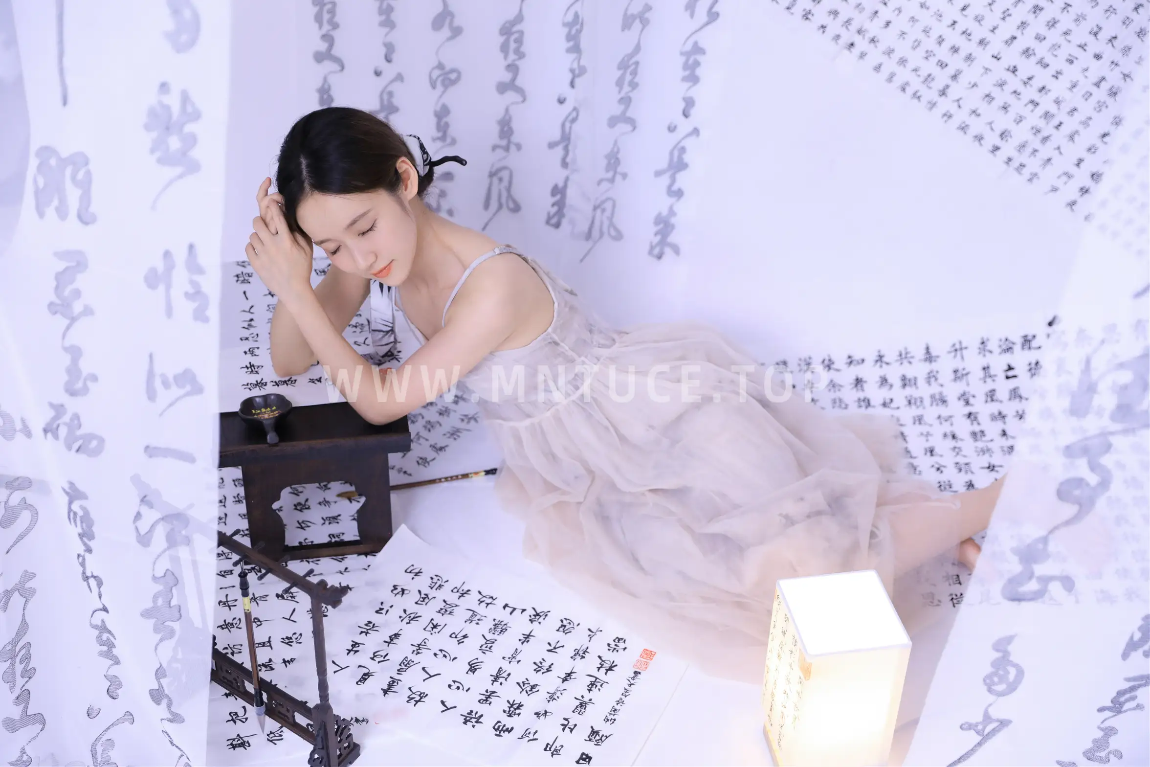 [YITUYU] 2022.11.12 VOL.2424 - Sitting in Leising Ting Listening Do not love toffee#[26P]-4