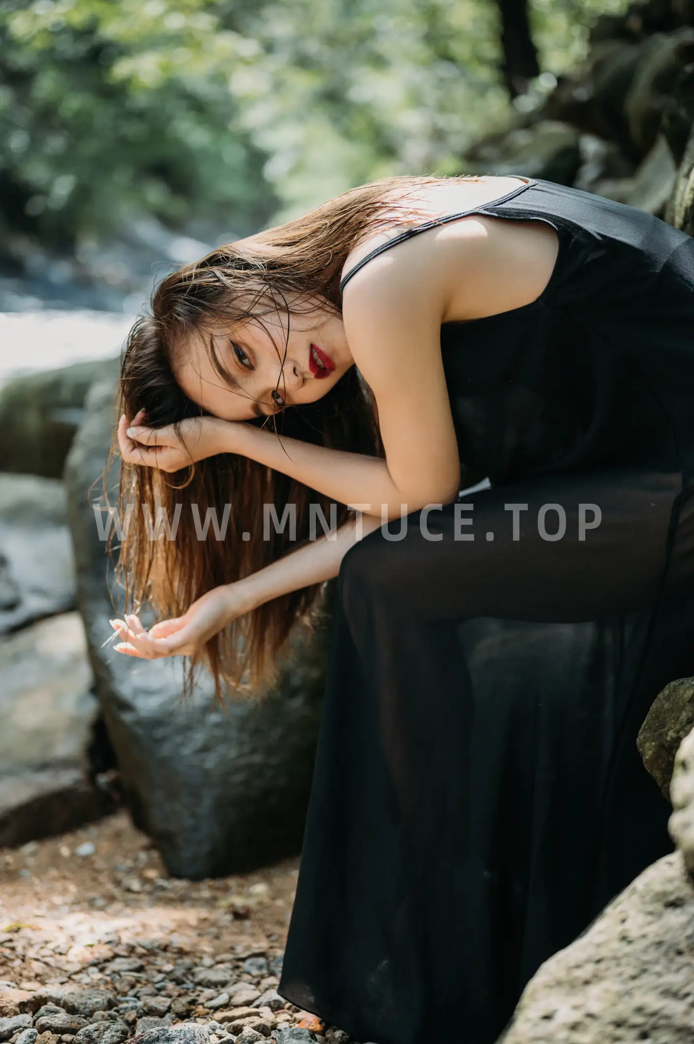 [艺图语] 2022.11.12 Vol.2422 – 夏末 梦珂#[22P]-14