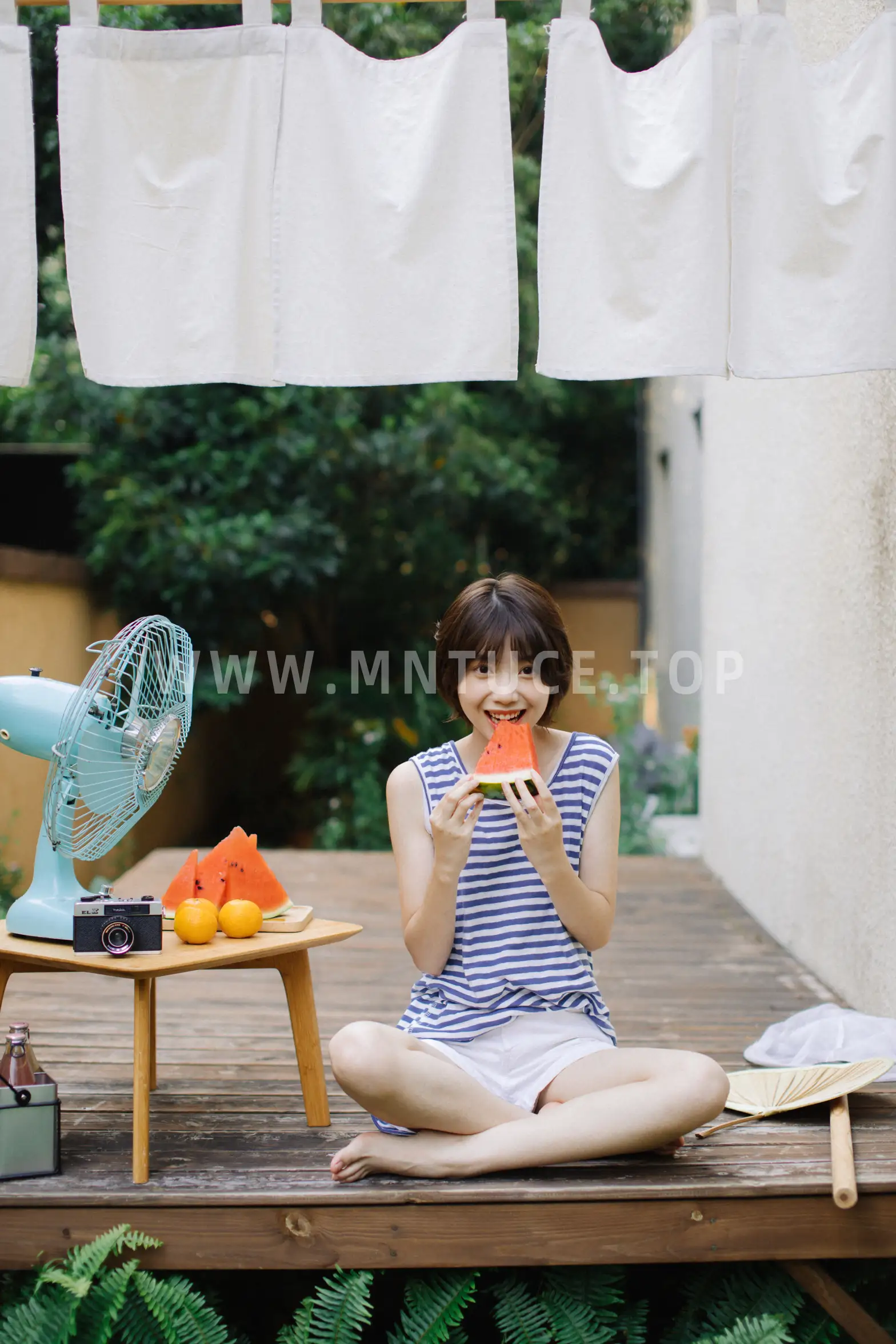 [艺图语] 2022.11.11 Vol.2409 – 捕捉夏天的风 77#[32P]-14