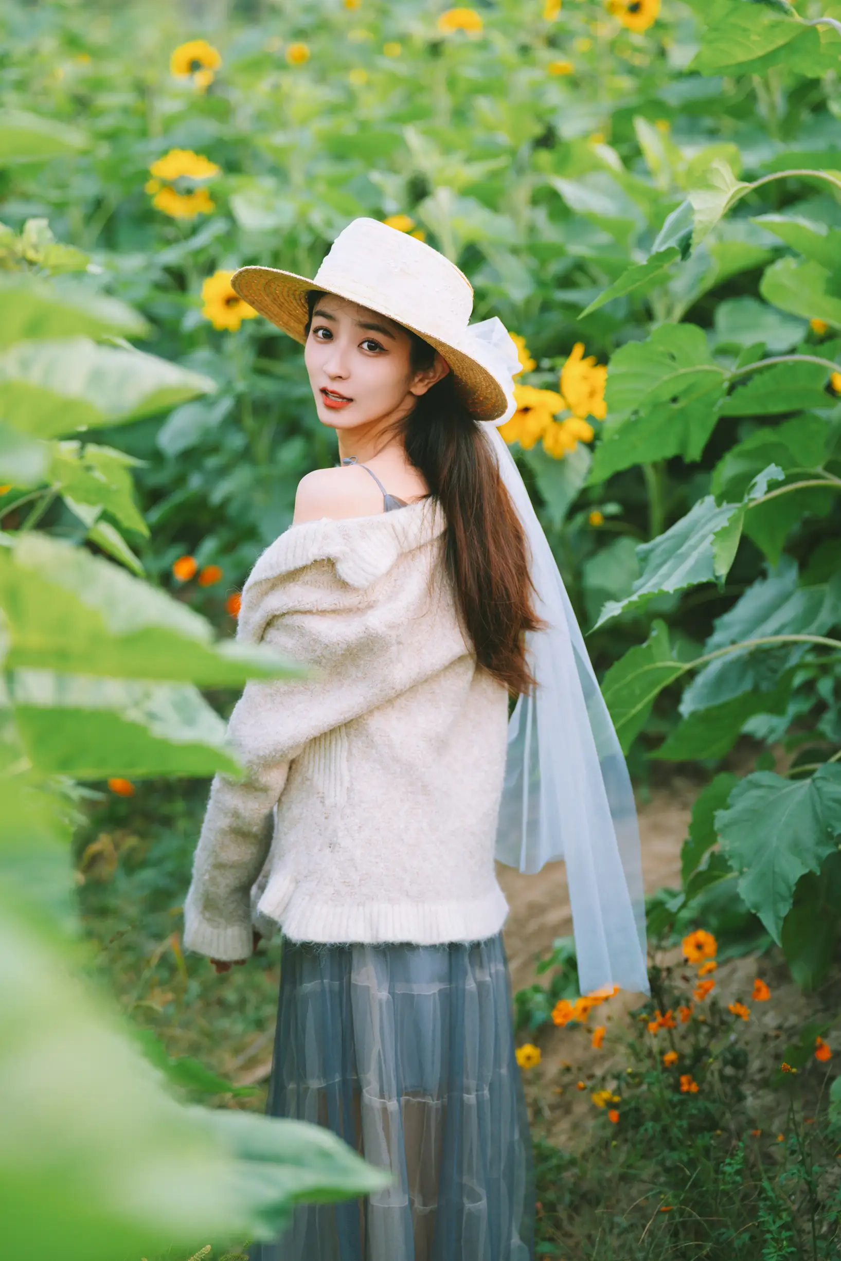 [艺图语] 2022.11.16 Vol.2454 – 向日葵少女 小泽#[23P]-12
