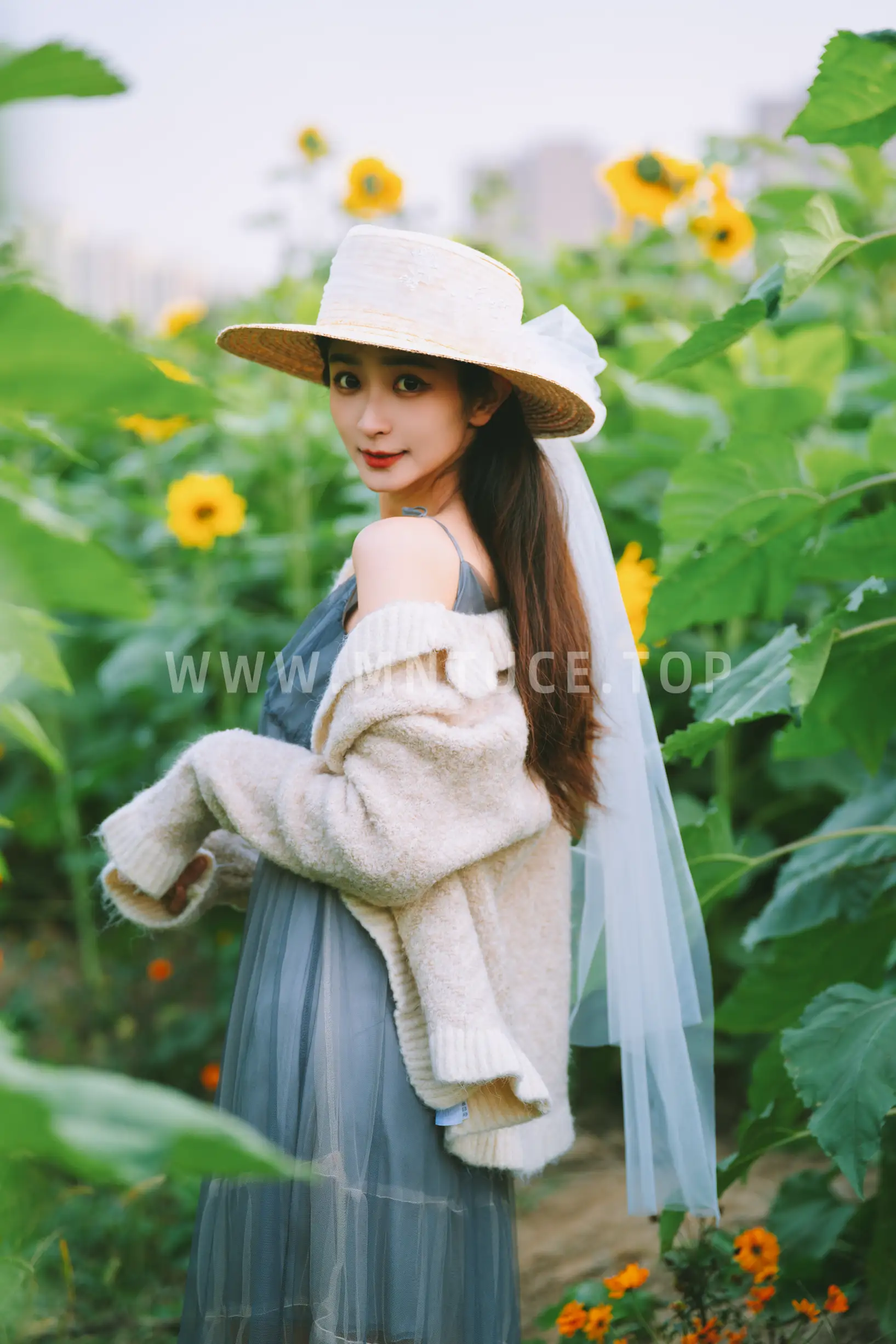 [艺图语] 2022.11.16 Vol.2454 – 向日葵少女 小泽#[23P]-14