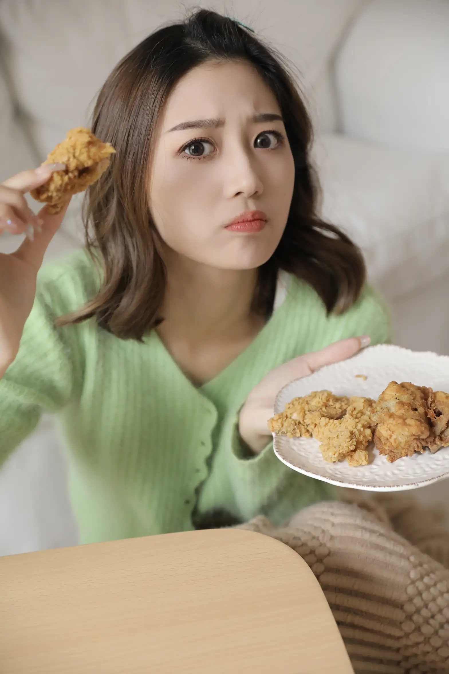 [艺图语] 2022.11.18 Vol.2466 – 可爱小女友 一壹七_#[26P]-24