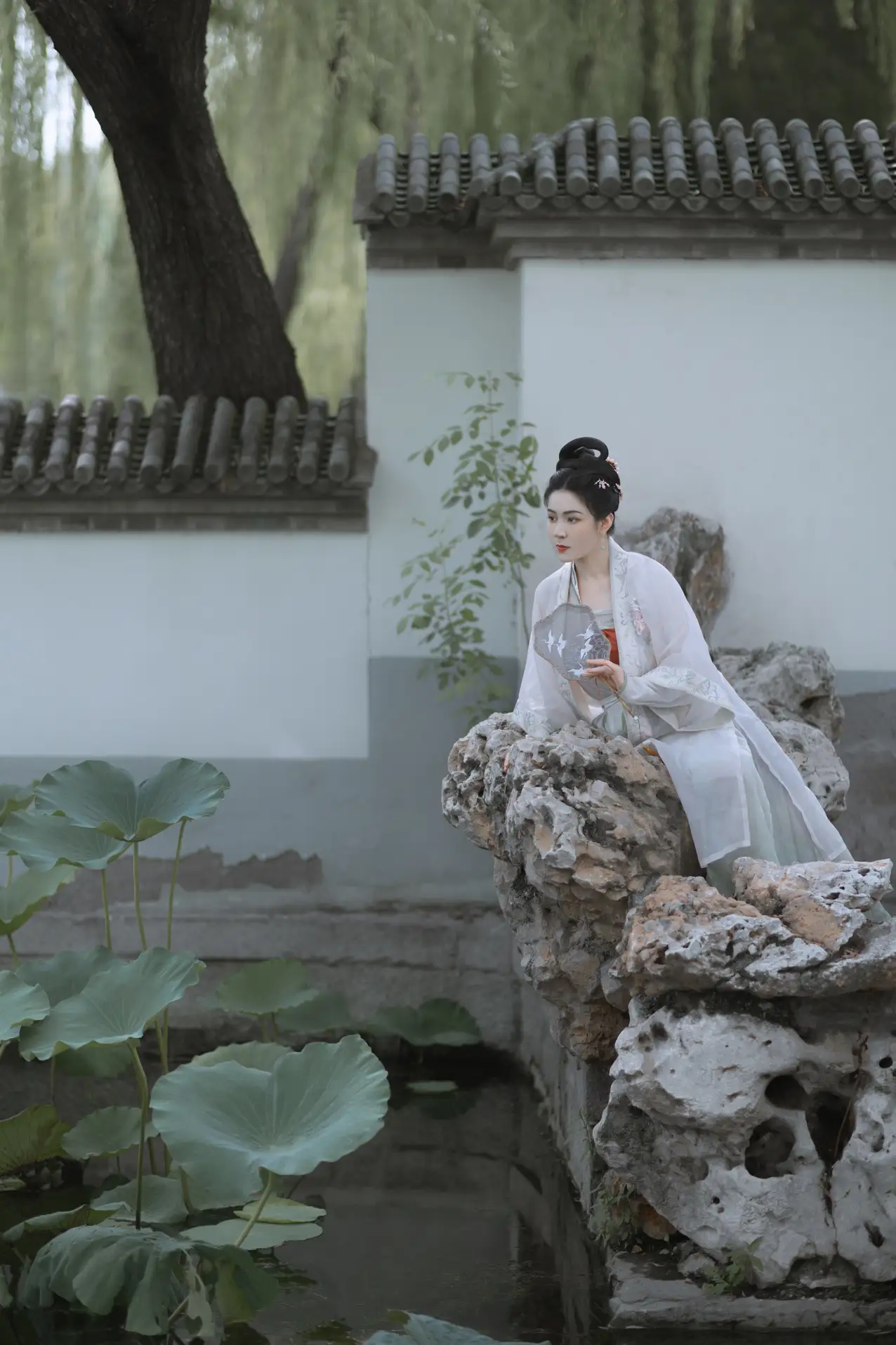[艺图语] 2022.11.21 Vol.2495 – 陶然荷韵 周曦彤#[26P]-25